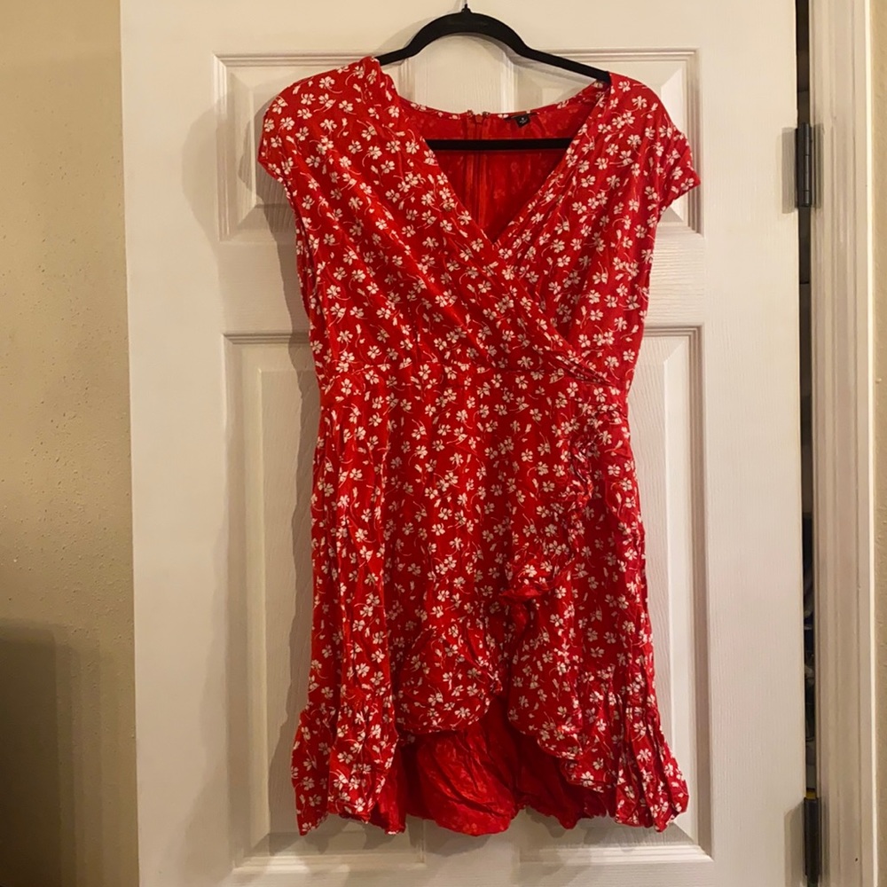 Short sleeve red and white floral dress